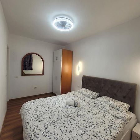 Golden Stars Apartment Arad Exterior foto
