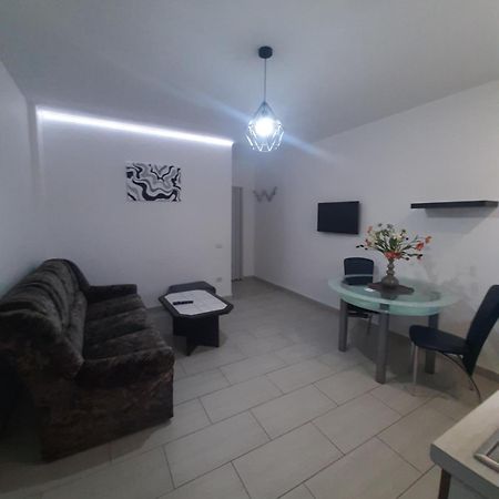 Golden Stars Apartment Arad Exterior foto